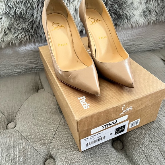 Authentic Christie Louboutin Decoltish - Picture 3 of 10